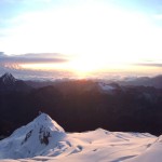 6088メートル、ワイナポトシ登頂！頂上から見たご来光は、表現できない満足感と美しさ。